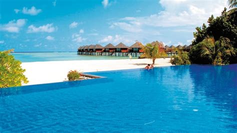 Olhuveli Beach And Spa Resort in Maldives | FirstChoice.co.uk