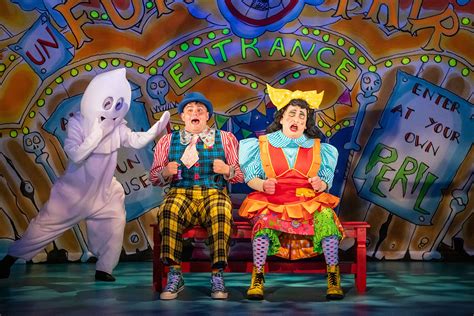 Aladdin pantomime at Oldham Coliseum: Review – Quays Life