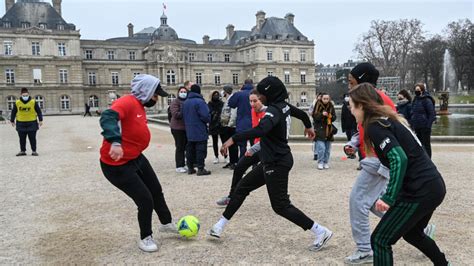 Headscarves in women's football spark new French secularism debate