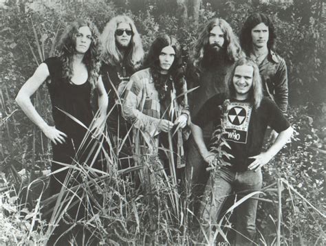 Dave's Music Database: Lynyrd Skynyrd members died in a plane crash ...