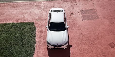 2020 BMW 3 Series Turns White and Blue in Brand New Photo Gallery ...