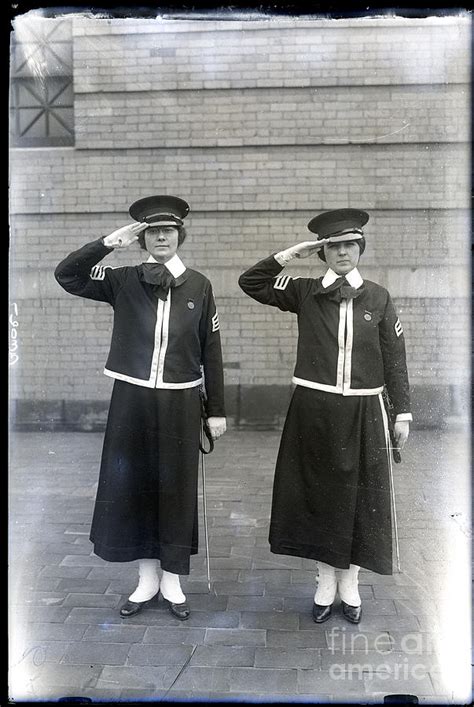 New York Police Women In Uniform Photograph by Bettmann - Fine Art America