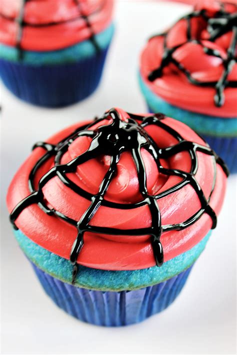 Easy Spiderman Cupcakes - Comic Con Family