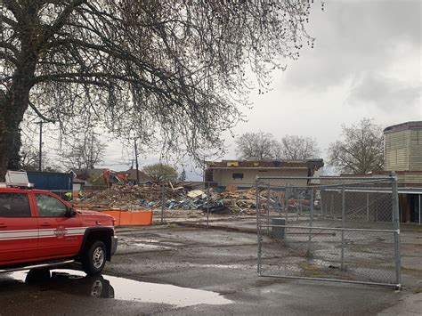 Tacoma Fire on Twitter: "During the scheduled demolition of Gault Middle School, the contractor ...