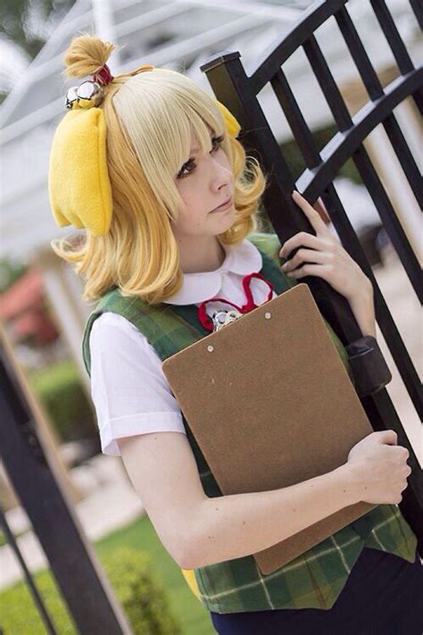 Isabelle-Animal Crossing: New Leaf | Amazing cosplay, Animal crossing, Cute cosplay