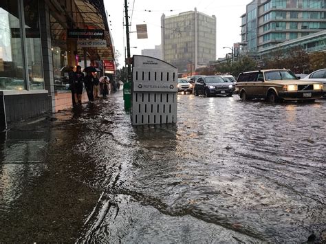 Torrential rainfall causes flooding in Vancouver streets (PHOTOS) | News