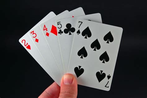 7 Great Card Games to Play with Friends and Have Heaps of Fun