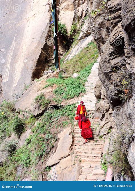 Monks on the Way To Paro Taktsang of Bhutan Editorial Image - Image of monks, cliffside: 112909345