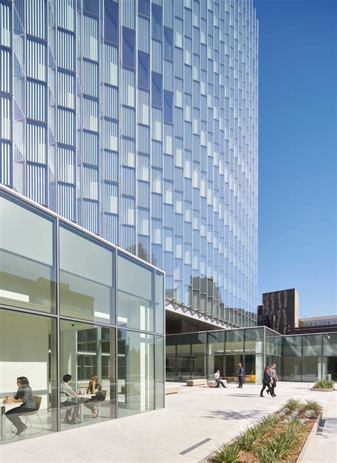 SOM wraps Downtown LA courthouse in pleats of glass - architecture and design