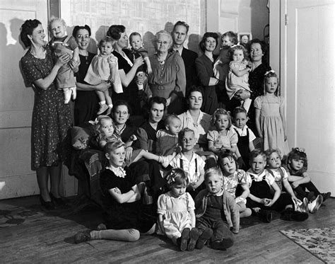 Huge family of polygamist Rulon C. Allred (top C) with wives Mabel ...