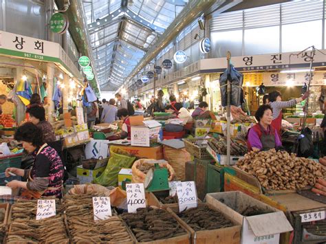 File:Korea-Seoul-Gyeongdong Market-02.jpg - Wikimedia Commons