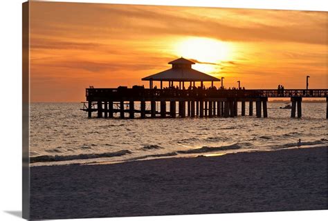 Florida, Fort Myers Beach, Estero Island, Fort Myers Beach Fishing Pier ...