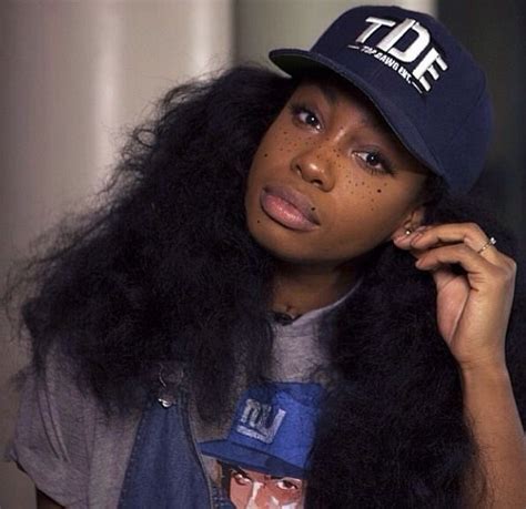 SZA x TDE Style Inspiration | Women with freckles, Freckles girl, Black girls with freckles