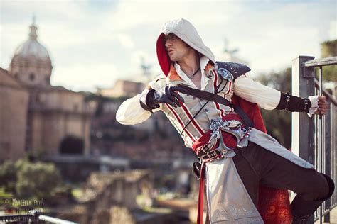 Ezio Auditore in Rome - Cosplay Assassin's Creed 2 by LeonChiroCosplayArt on DeviantArt ...