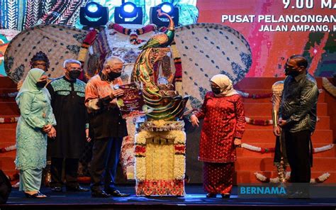 BERNAMA - MAJLIS RUMAH TERBUKA DEEPAVALI 2021 JADI PENANDA ARAS PROGRAM ...