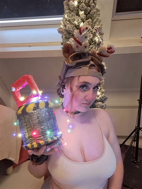 Christmas gridlock cosplay lmao : r/Rule34RainbowSix