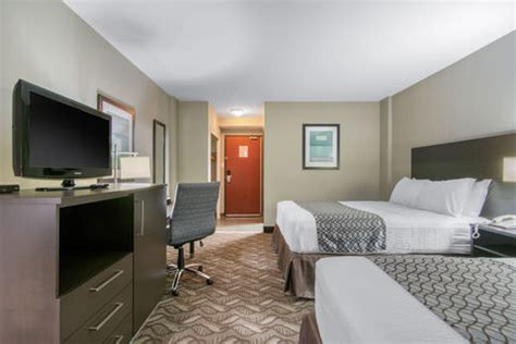 Clarion Hotel Sudbury | Sudbury Hotels | Choice Hotels