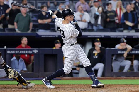 Yankees' Aaron Judge sets new American League record with 62nd home run ...