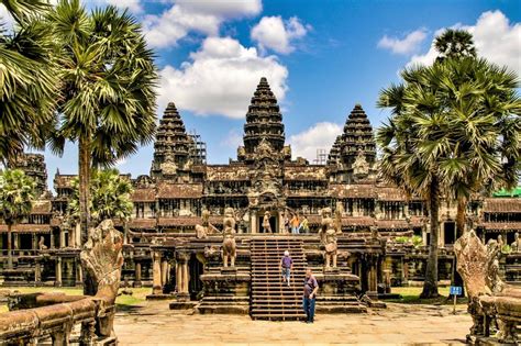 Mengenal Sejarah Pembangunan Kuil Angkor Wat - Riset