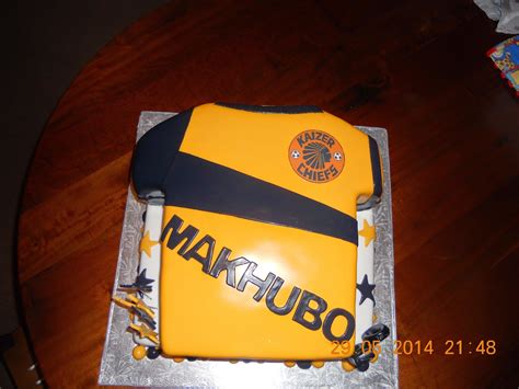 Die Koekblik: Kaizer Chiefs 50th Birthday Cake for Pastor Makhubo - 30 ...