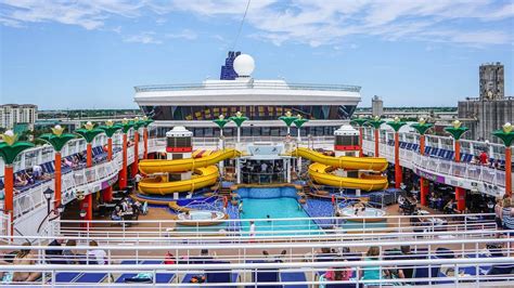 2017 has brought better cruise deals than ever before. Here are 6 tips for finding the best ones ...