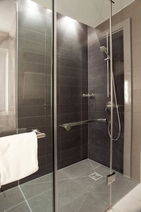 Free Stock Photo 6930 Glass shower cubicle | freeimageslive