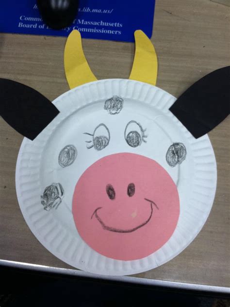 Paper Plate Cow Craft & Paper Plate Cows