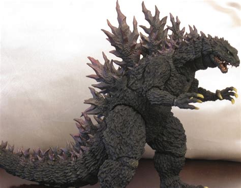 The Toyseum: S.H. MonsterArts GODZILLA 2000 Millennium figure review