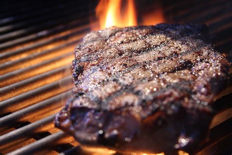 Easy Ways to Grill Rib-Eye Steak