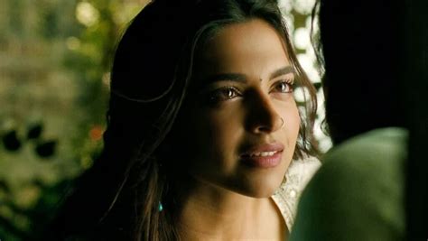 Movies Blog: Pics of hot Deepika Padukone in Ram-Leela movie