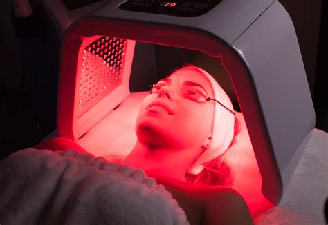 Red Light Therapy for Rosacea: Does it work? | Wellness Trickle