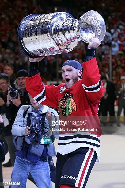 2,776 Patrick Kane Stanley Cup Photos & High Res Pictures - Getty Images