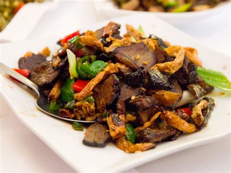 A Song of Spice and Fire: The Real Deal With Hunan Cuisine