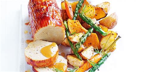 Roast Dinner with Tomato Glaze & Garlic Roasted Veggies | Quorn