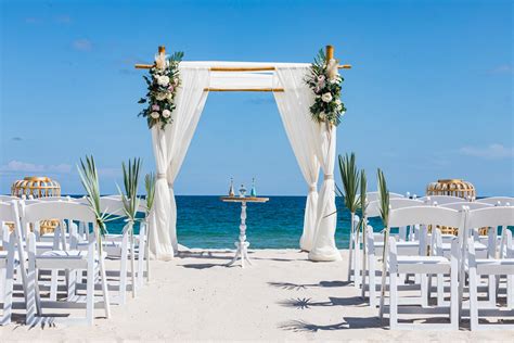 Fort Lauderdale Beach Elopement | Wedding Bells & Seashells