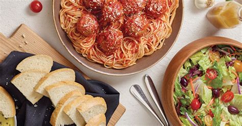 These 5 National Spaghetti Day Deals On Jan. 4 Will Fill You Up On The Cheap