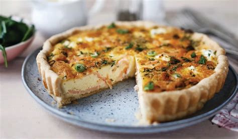 Smoked salmon quiche recipe | easyFood