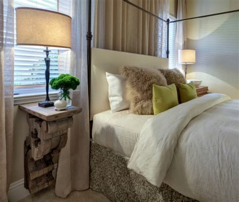 40 Bedside Table Decor Ideas to Fill that Odd Gap