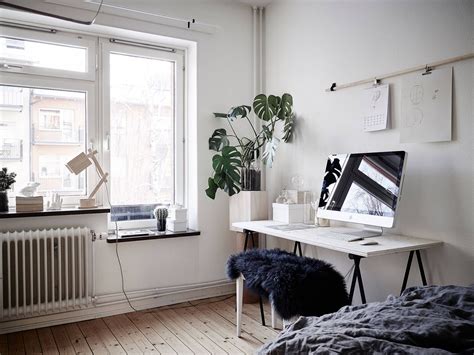 3 Steps to Creating a Minimalist Work Space | Home, Bedroom design, House and home magazine