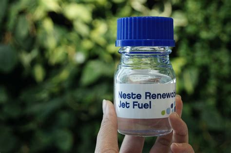 Key benefits of Neste MY Renewable Jet Fuel™ | Neste