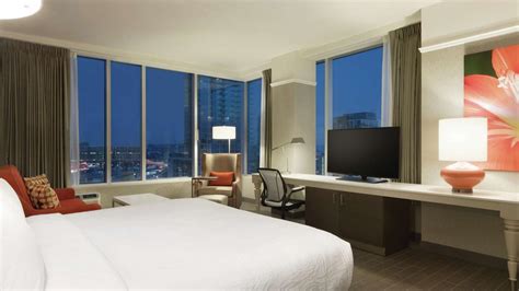 Hilton Garden Inn Calgary Downtown from $108. Calgary Hotel Deals & Reviews - KAYAK