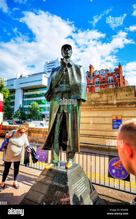 Sherlock Holmes Statue London, Sherlock Holmes bronze Statue, Sherlock ...