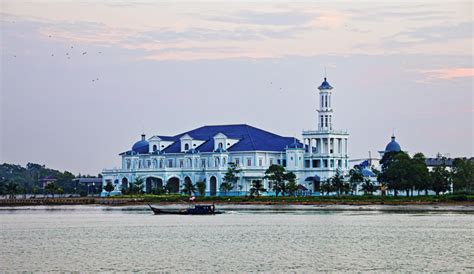 Muar - Johor, Malaysia - Around Guides