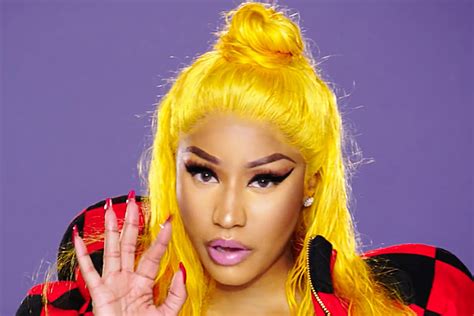 Nicki Minaj ''Barbie Dreams'' Video