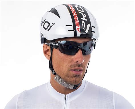 CapoVelo.com - Ekoii Unveils New "Aerodynamic Magnetic" Road Helmet