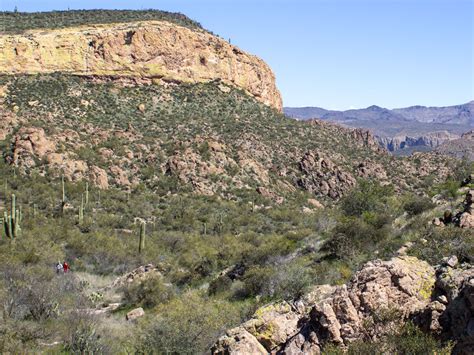 Black Mesa Hiking Trail Loop: Beauty and quiet in AZ's Superstition Mtns.