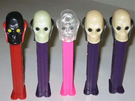 PEZ Dispenser Variations : gatreasures.com, online antique store