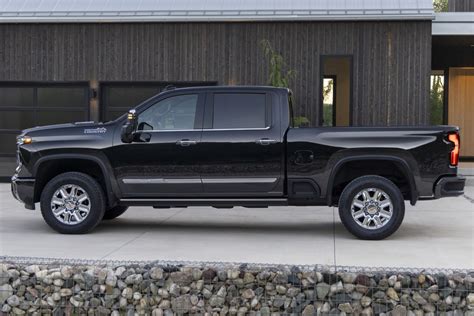 2024 Chevy Silverado HD Debuts As Updated Super Duty Rival