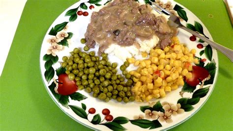 Hamburger Gravy & Mashed Potatoes Like School - Uncle Jim's Kitchen