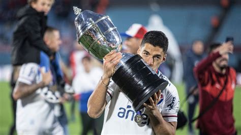 Luis Suarez bids Uruguay's Nacional goodbye amid MLS links - ESPN